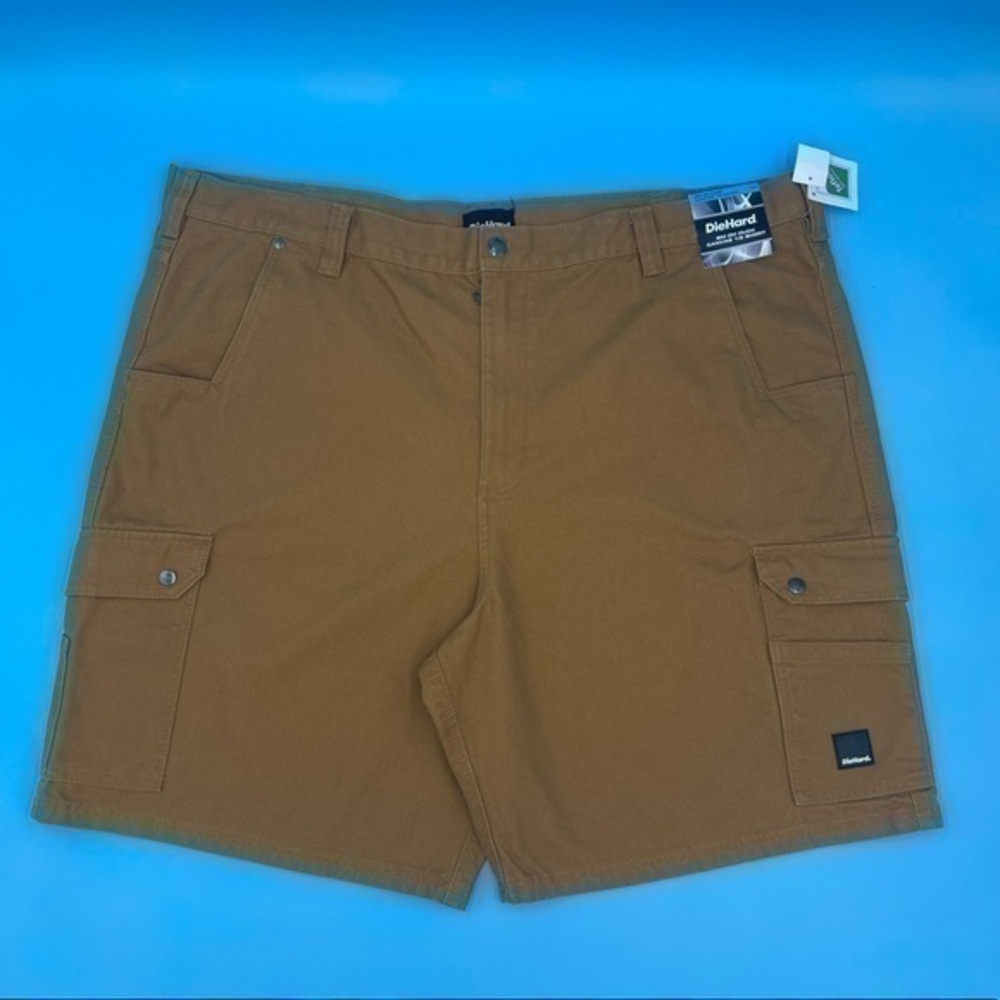 NWT: DIE HARD BM DH DUCK CANVAS 1/2 CARGO SHORTS